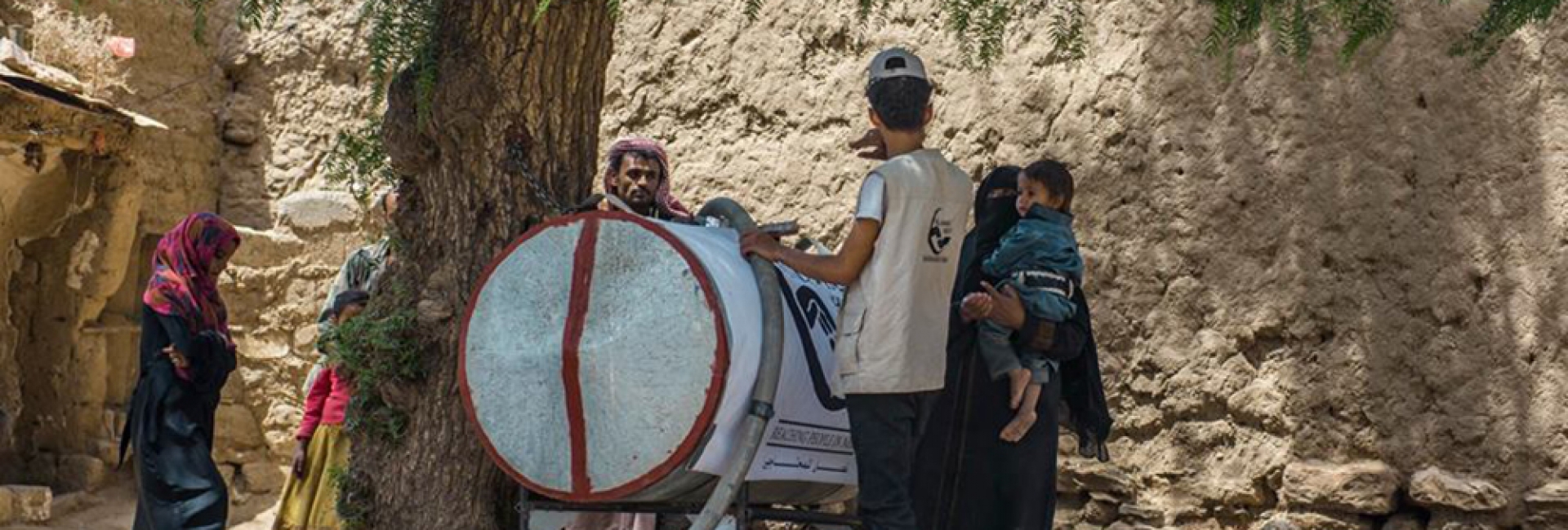 المياه والإصحاح البيئي من اهتماماتنا